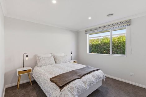 Photo of property in 11 Taranui Way, Paraparaumu Beach, Paraparaumu, 5032