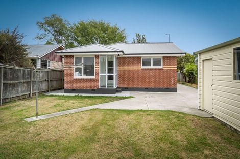 Photo of property in 112 Wainoni Road, Avondale, Christchurch, 8061