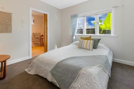 Photo of property in 30 Walker Road, Point Chevalier, Auckland, 1022