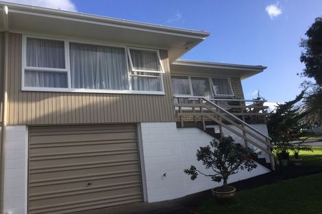 Photo of property in 2/1 Longbill Place, Glendene, Auckland, 0602