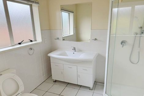 Photo of property in 102a Wharf Road, Te Atatu Peninsula, Auckland, 0610