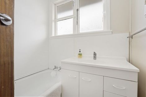 Photo of property in 12 Leeds Street, Milson, Palmerston North, 4414