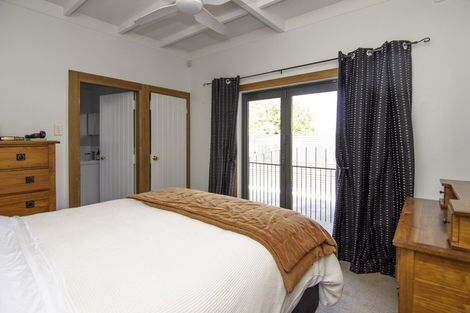 Photo of property in 12 Napier Road, Terrace End, Palmerston North, 4410