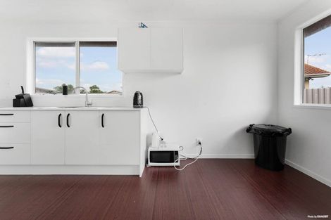 Photo of property in 8 Vetori Place, Clover Park, Auckland, 2023