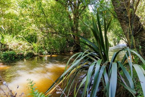 Photo of property in 126 Turitea Road, Fitzherbert, Palmerston North, 4472