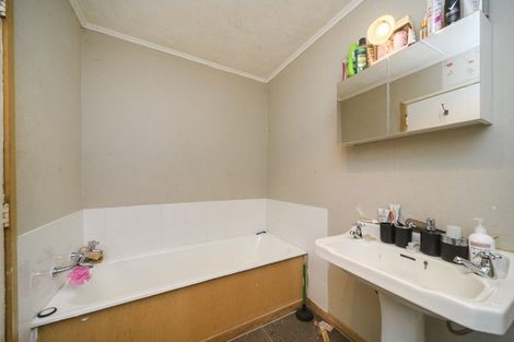 Photo of property in 66 Alexandra Street, Marton, 4710