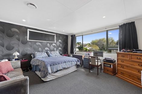 Photo of property in 16 La Salle Drive, Westown, New Plymouth, 4310