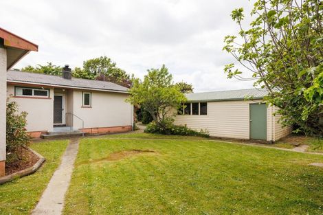 Photo of property in 6 Eton Place, Terrace End, Palmerston North, 4410