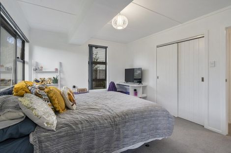 Photo of property in 12 Fairfax Terrace, Frankleigh Park, New Plymouth, 4310