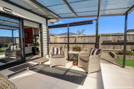 Photo of property in 8 Ash Close, Levin, 5510