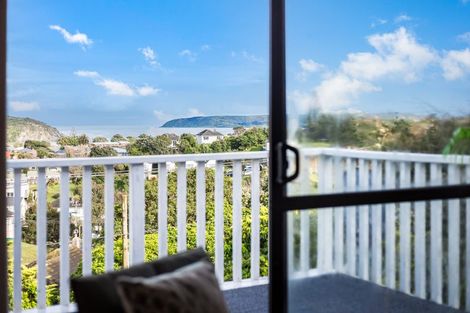 Photo of property in 2 Mapplebeck Street, Titahi Bay, Porirua, 5022