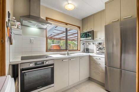 Photo of property in 33 Jelas Road, Red Beach, 0932