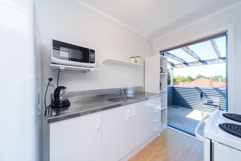Photo of property in 16 Freyberg Street, Roslyn, Palmerston North, 4414