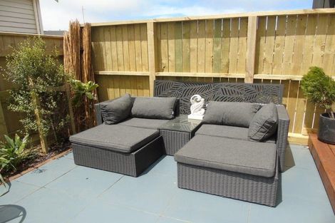 Photo of property in 3/62 Spenmoor Street, Newlands, Wellington, 6037