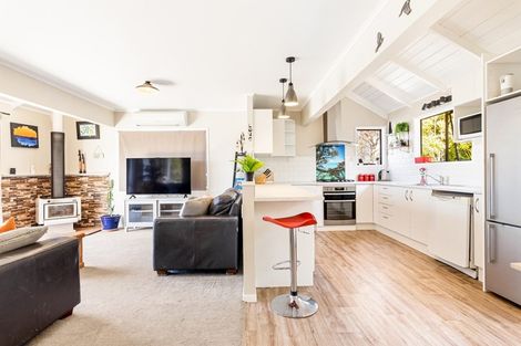 Photo of property in 5 Lorena Place, West Harbour, Auckland, 0618