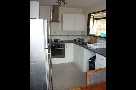 Photo of property in 2/2 Applewood Drive, Henderson, Auckland, 0612