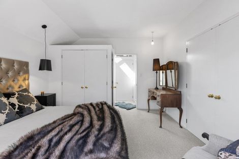 Photo of property in 3/93 Aikmans Road, Merivale, Christchurch, 8014