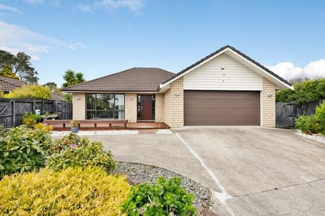Photo of property in 112 Lake Panorama Drive, Henderson Valley, Auckland, 0612