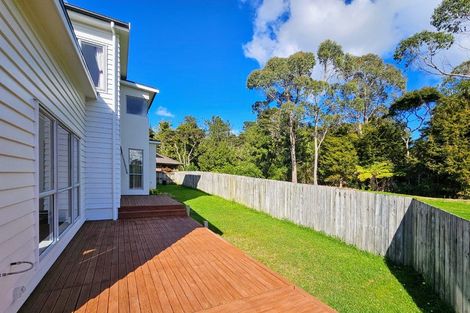 Photo of property in 28 Pin Oak Drive, Schnapper Rock, Auckland, 0632