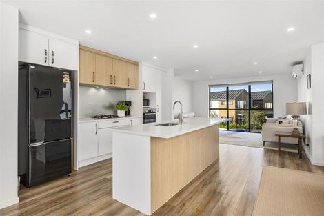 Photo of property in 42 Seafarer Crescent, Stanmore Bay, Whangaparaoa, 0932