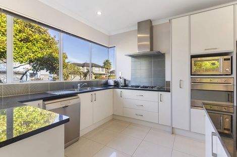 Photo of property in 76 Baverstock Road, Flat Bush, Auckland, 2016