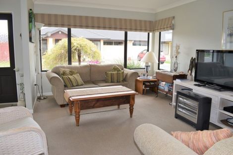 Photo of property in 4 Ian Peter Way, Otaki, 5512