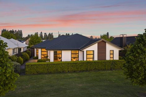 Photo of property in 27 Taiore Crescent, Marshland, Christchurch, 8083