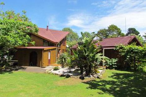 Photo of property in 225 Driving Creek Road, Coromandel, 3506