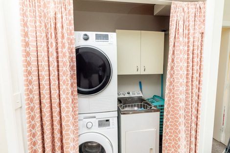 Photo of property in 18 Whangakoko Grove, Birchville, Upper Hutt, 5018