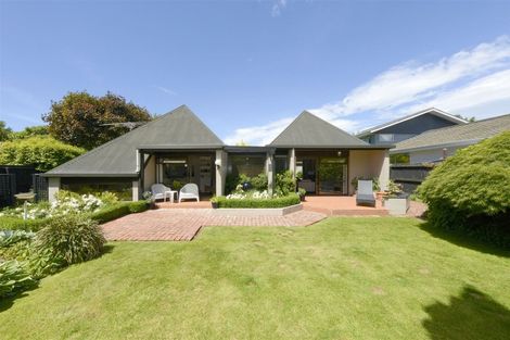 Photo of property in 18 Highland Place, Avonhead, Christchurch, 8042