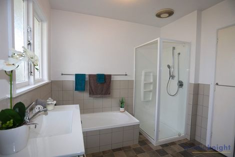 Photo of property in 33 Powell Crescent, Ilam, Christchurch, 8041