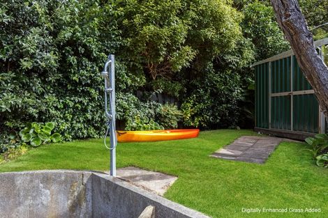 Photo of property in 1992 Queen Charlotte Drive, Momorangi Bay, Picton, 7281