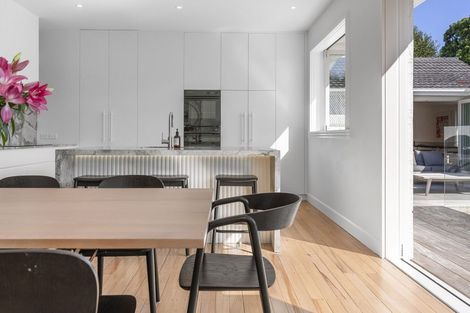 Photo of property in 10 Sentinel Road, Herne Bay, Auckland, 1011