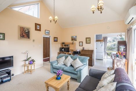 Photo of property in 2a Cypress Grove, Paraparaumu, 5032