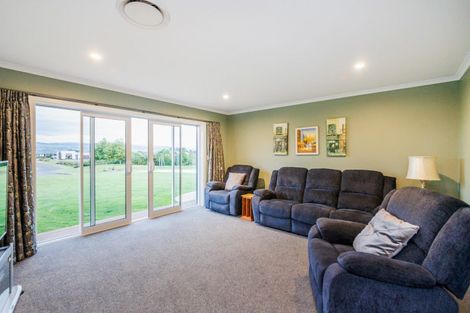 Photo of property in 21 Loveston Lane, Kelvin Grove, Palmerston North, 4470