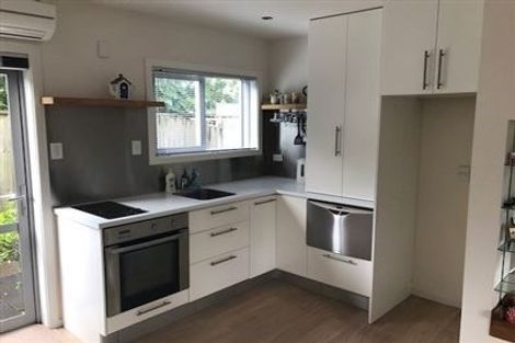 Photo of property in 1/72l Kitchener Road, Milford, Auckland, 0620