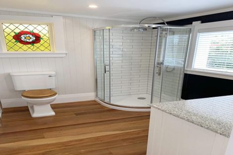 Photo of property in 339 Waitakere Road, Taupaki, Henderson, 0782