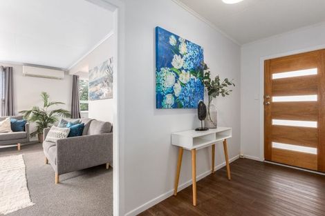 Photo of property in 32 Beauzami Crescent, Ascot Park, Porirua, 5024