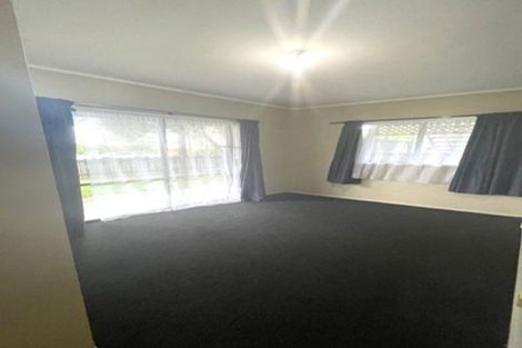 Photo of property in 35 Kirby Street, Glendene, Auckland, 0602