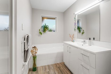 Photo of property in 32 Ti Rakau Drive, Woolston, Christchurch, 8023