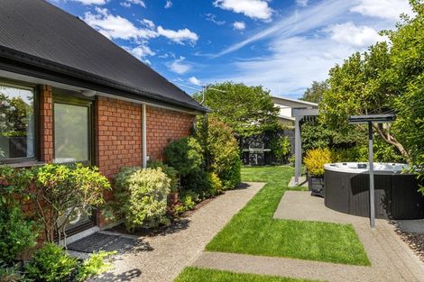 Photo of property in 22a Crosdale Place, Burnside, Christchurch, 8042