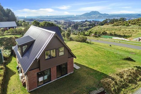Photo of property in 150 Highland Drive, Acacia Bay, Taupo, 3385