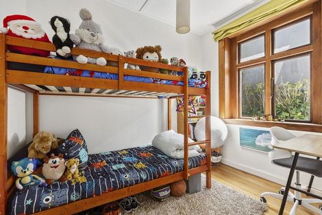 Photo of property in 6 Tiketike Way, Brooklyn, Wellington, 6021