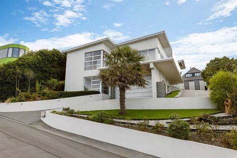 Photo of property in 4 Law Lane, Mount Pleasant, Christchurch, 8081