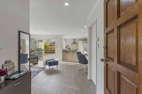 Photo of property in 2 Marlon Lane, East Tamaki, Auckland, 2016