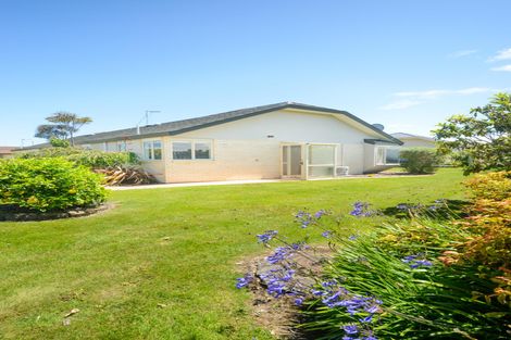Photo of property in 9 Foxtail Fern, Kelvin Grove, Palmerston North, 4414