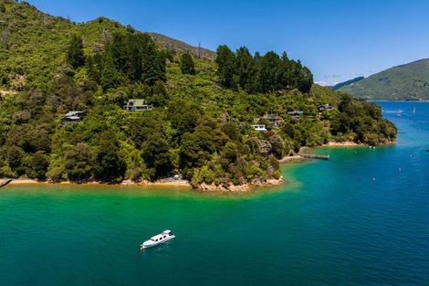 Photo of property in 2069 Queen Charlotte Drive, Ngakuta Bay, Picton, 7281