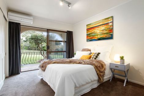 Photo of property in 24 Atarua Gardens, Waiatarua, Auckland, 0604