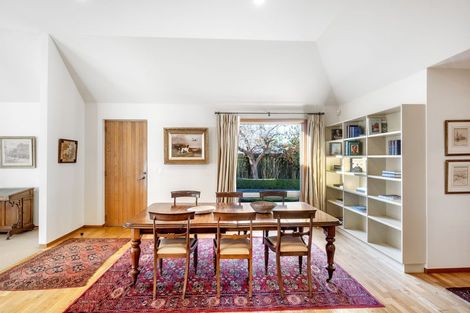 Photo of property in 19 Garreg Road, Fendalton, Christchurch, 8052