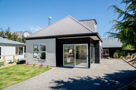 Photo of property in 4a Dart Place, Fernhill, Queenstown, 9300